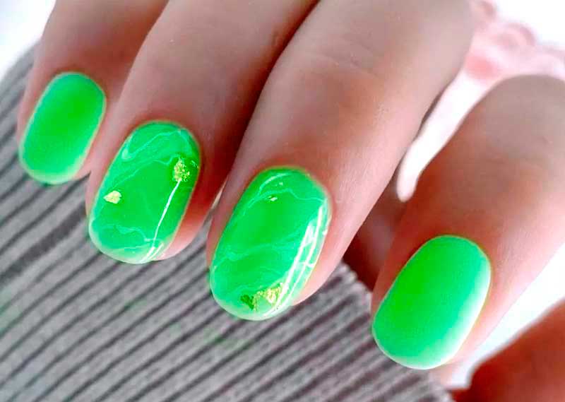 сочные зеленые ногти
