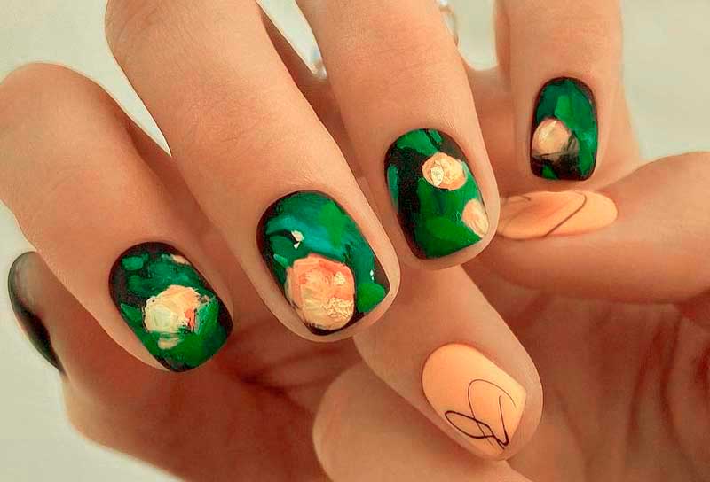 пятна и зеленые ногти
