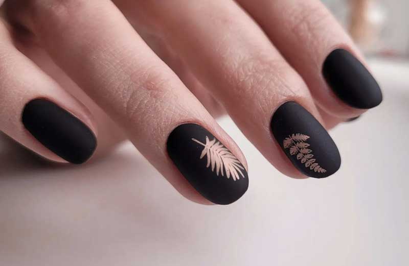 дизайн ногтей с черным